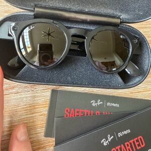 Ray-Ban Glossy Black Meta Round Sunglasses